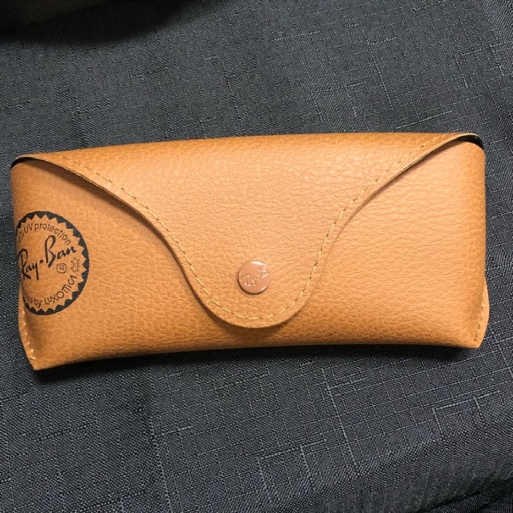 Authentic Ray-Ban Case.